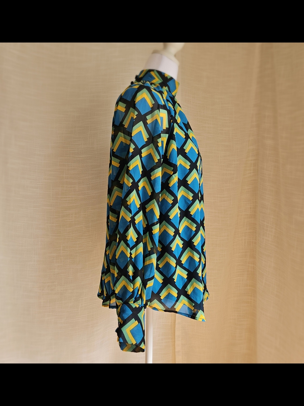 New York & Company Retro Geometric High Neck Long Sleeve Blouse NWT Size S - Picture 4 of 16